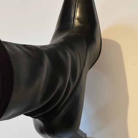 Italian blk leather boots, vintage Anne Klein, gorgeous! size 10 3 in heel - Picture 3 of 10